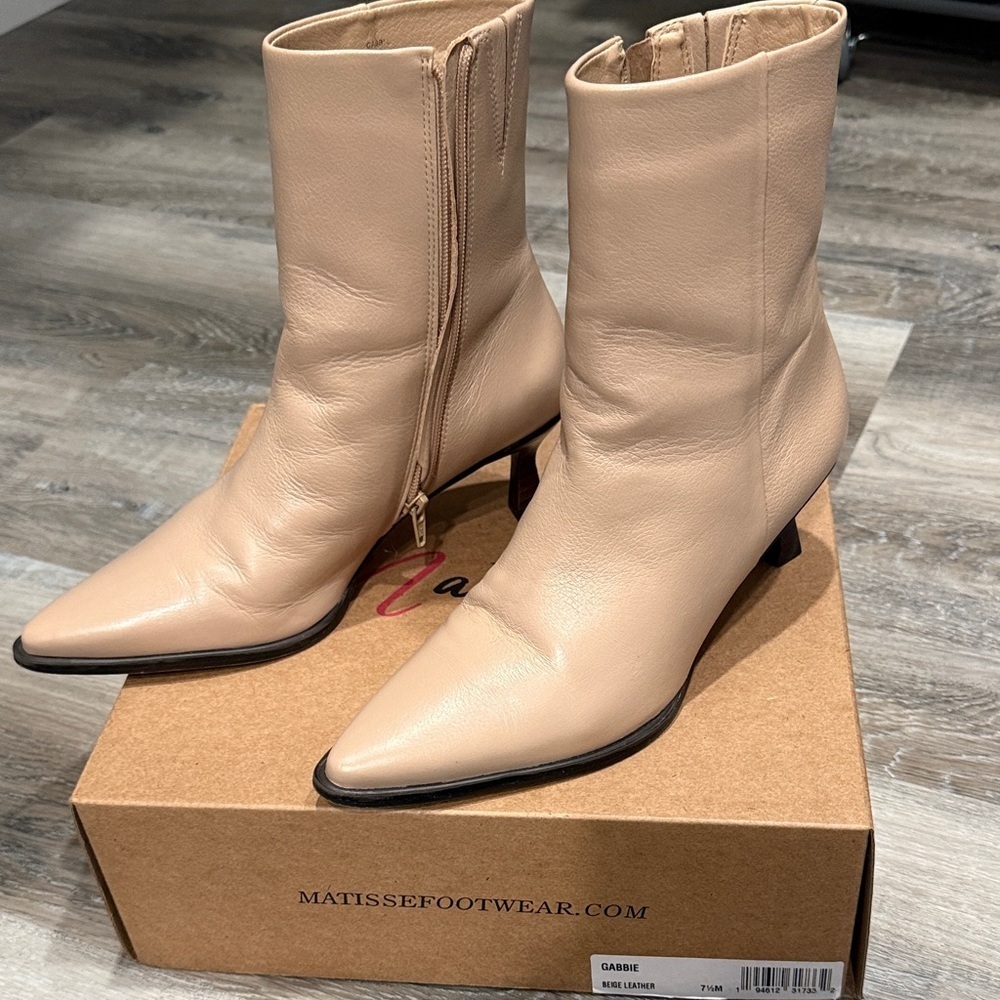 Matisse Gabbie Women's Cream Leather Heeled Boots 7.5